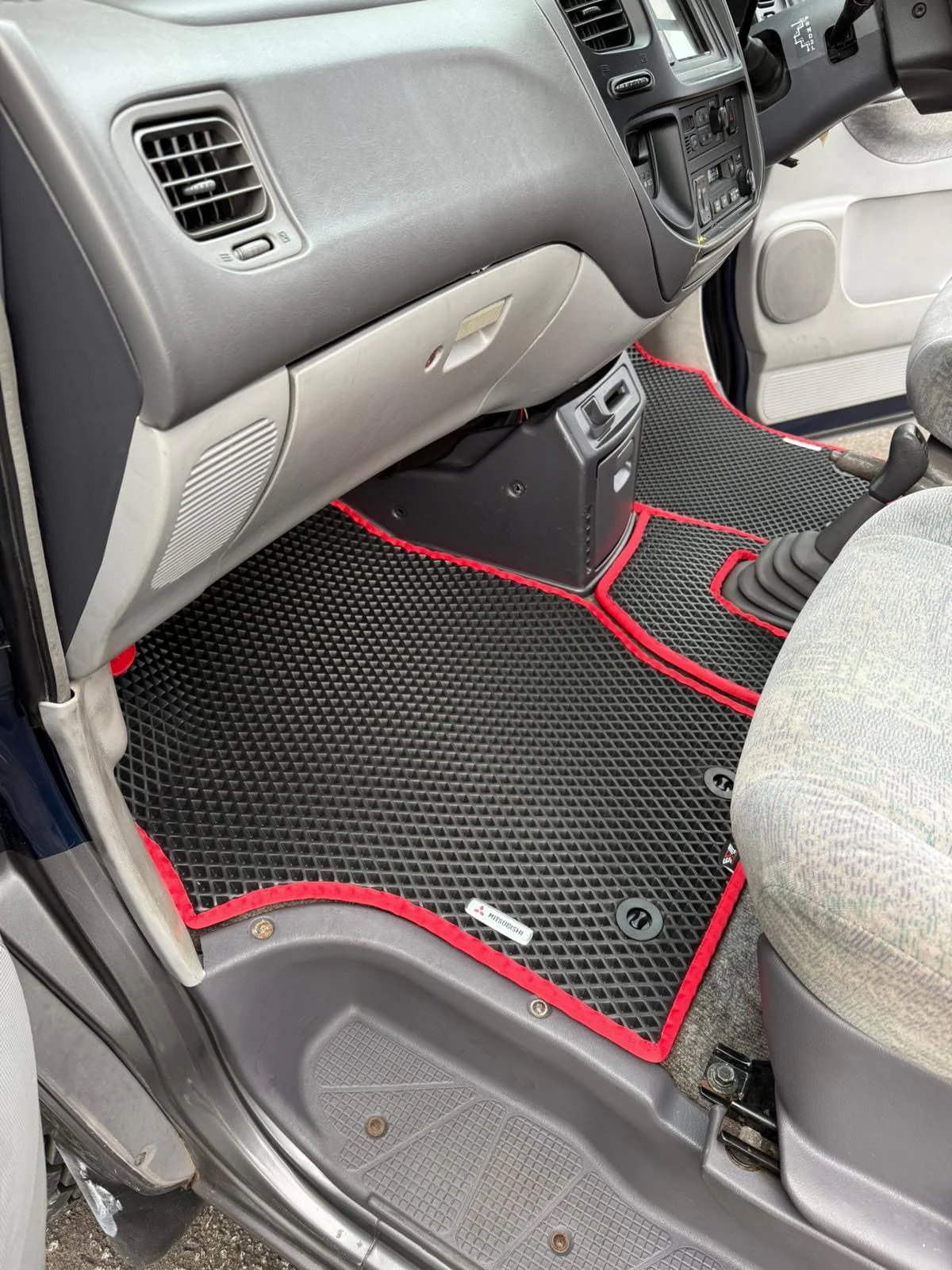 Car Mats All Weather Fronts Delica L400 1994-2004 - Image 6