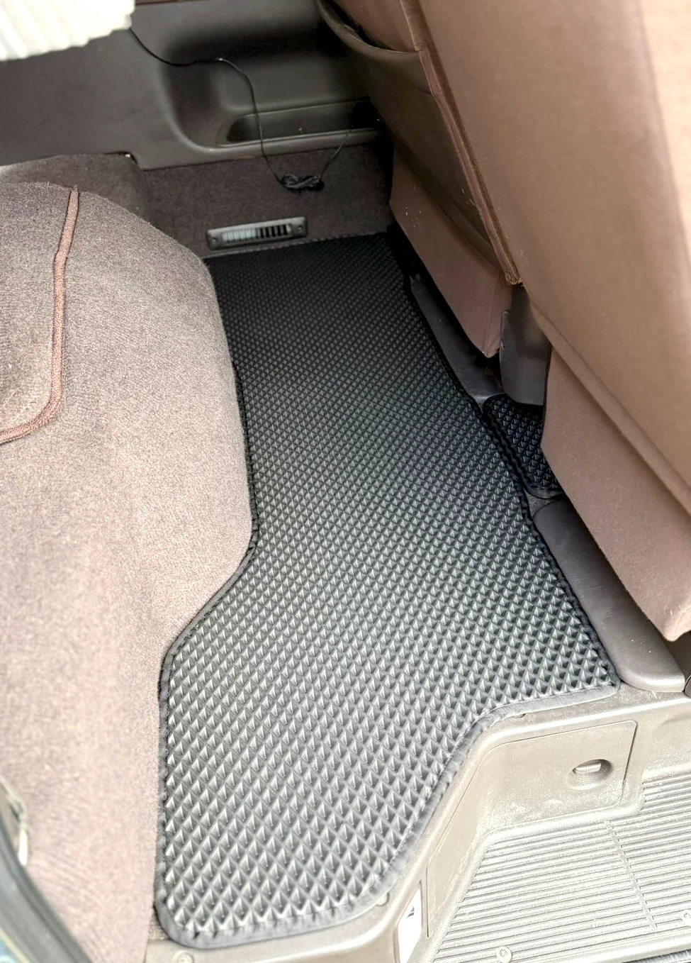 Car Mats FULL SET Hiace 1989-2004 - Image 4