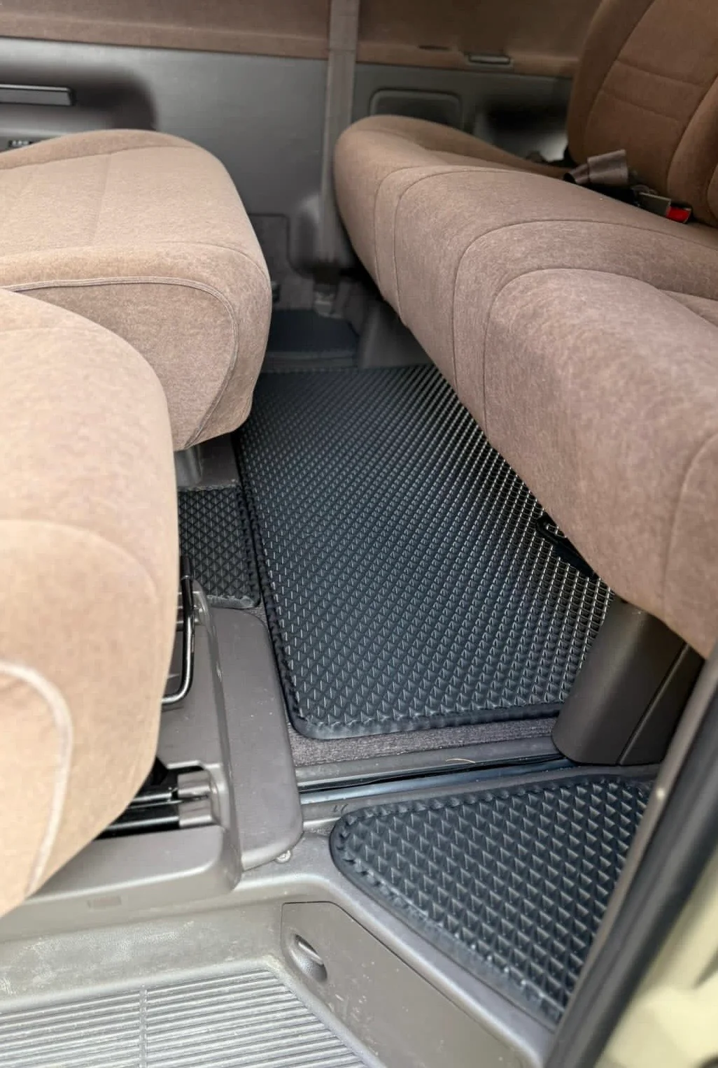 Car Mats FULL SET Hiace 1989-2004 - Image 5