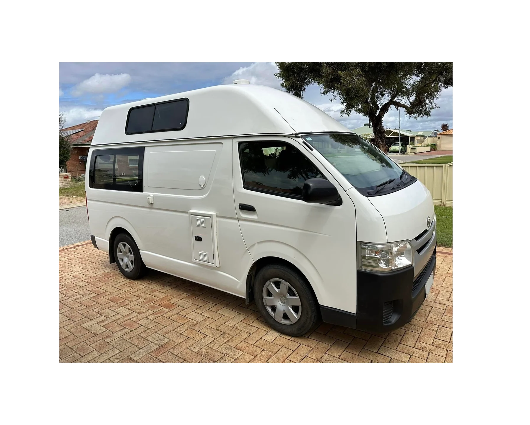 Fiberglass Hightop Roof for Hiace 2004-2018 SWB - Image 3
