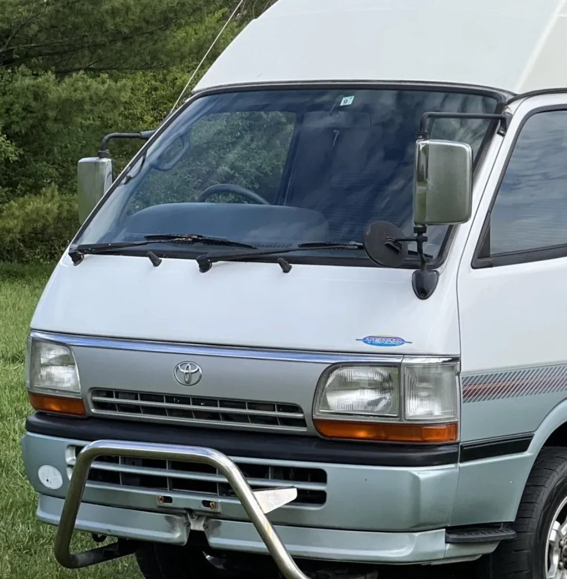 Windshield Hiace 1989-2004 NEW - Gasket style